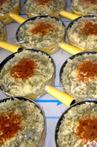 Fondue für Fondueparty fixfertig zum Aufwärmen bereit.