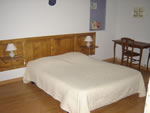 Une chambre du gîte. Cliquez sur la photo pour l'agrandir.