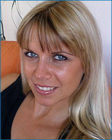 Die Personal Trainerin Maxie Escher ist Magister Artium der Sportwissenschaft und ihre Arbeitsschwerpunkte als Fitnesstrainer sind Personal Training, Bodyforming sowie Gewichtsreduktion und Ernährungscoaching Die Personal Trainerin Maxie Escher ist Magister Artium der Sportwissenschaft und ihre Arbeitsschwerpunkte als Fitnesstrainer sind Personal Training, Bodyforming sowie Gewichtsreduktion und Ernährungscoaching