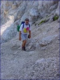 Wandergruppe im Steinbruch