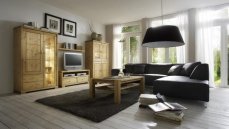 <b>Wohnwand mit Couchtisch</b><br><div style="text-align: center;"><strong>Hier haben wir ein sehr sch&ouml;nes Wohnzimmer im Guldborg Design.</strong></div>