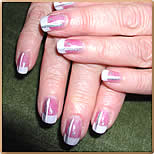 Gel-Fingernagel FRENCH mit 10 r�tlichen Verzierungen