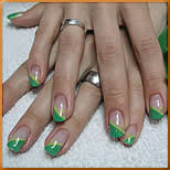 Gel-Fingern�gel Nailart in gr�n gehalten auf allen N�geln