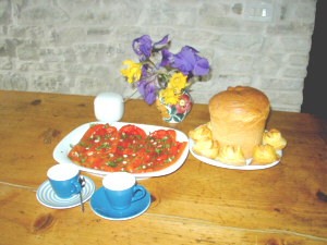 Torta di pasqua (=pikanter K&auml;sekuchen) , marinierte Paprika + Hauslilien