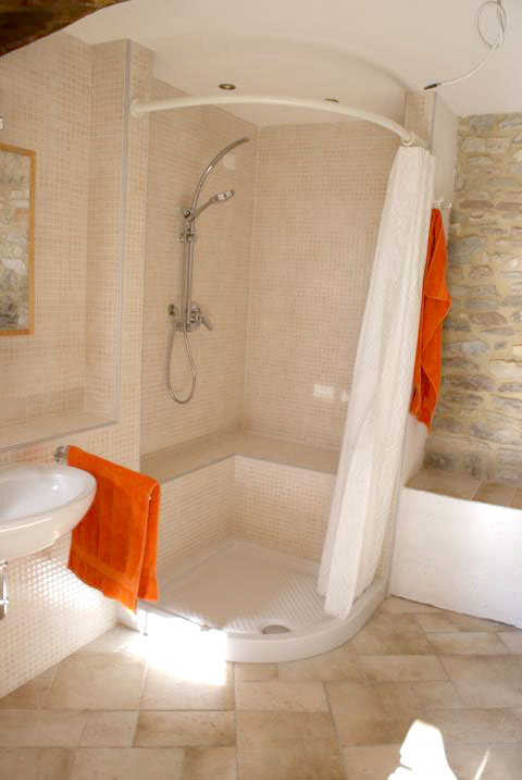 Badezimmer mit Morgensonne