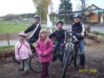 Kinder im Dino-Trailpark