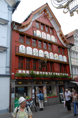 L�wen-Drogerie.jpg