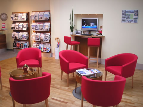 Dorfgarage Sulgen, Kundenlounge mit Internetstation