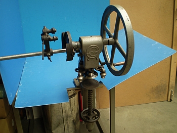 Dosenverschliessmaschine Lanico Senior 2, mit seitlichem Abschneider