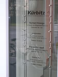 Praxisau&szlig;enwerbung in Acryl mit Edelstahl-Befestigung