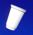 Becher aus Mais, &ouml;kologischer als Papier, durchsichtiger als Glas, flexibler und fester als Plastik, 100% kompostierbar bei Gro&szlig;Handel EIS GmbH