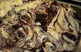 Eis & Gelati Biskotti mit dunkler Schokokekscreme