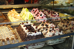 Die Eisvitrine, Pr&auml;sentation Ihres Produktes f&uuml;r den Konsumenten. Gro&szlig;Handel EIS GmbH