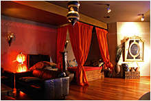 Club El Harem,, Zimmer
