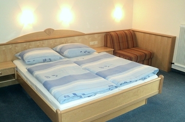 Elmador Zimmer