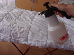 Bettwäsche einsprühen
