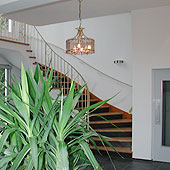 Erlibacherhof am Z�richsee - Hotel - Aufzug und Treppenaufgang von der Reception