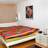 Separates Schlafzimmer mit TV