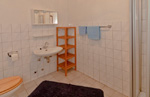 Badezimmer in der Ferienwohnung F&ouml;hr - im Nordseeblick Pellworm