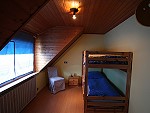 Zimmer mit Einzel- und Etagenbett