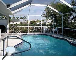Überdachter Swimmingpool