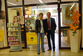 Salon-Eingang im EKZ-toom