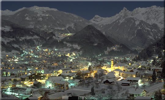 winterliche Abendstimmung in Schruns, Montafon, Vorarlberg, Austria