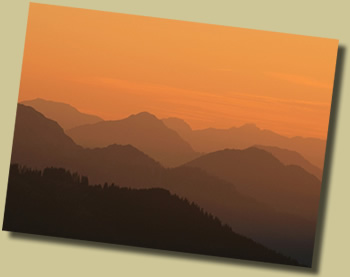 Sonnenaufgang in den Bergen