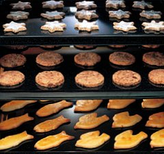 Mit der Betriebsart &laquo;echte Hei&szlig;luft&raquo; backen Sie auf mehreren Ebenen gleichzeitig