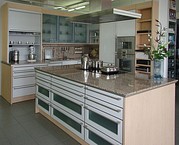 Eggersmann-K&uuml;che: Wei&szlig;aluminium | Wildbirne-Applikationen