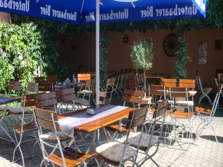 1_Biergarten zum Milo.JPG