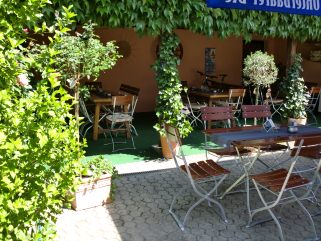 3_Biergarten zum Milo.JPG