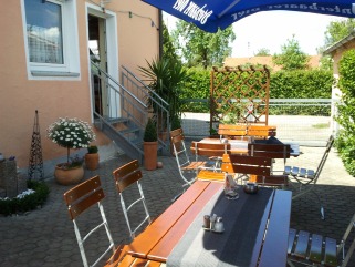 6_Biergarten zum Milo.jpg