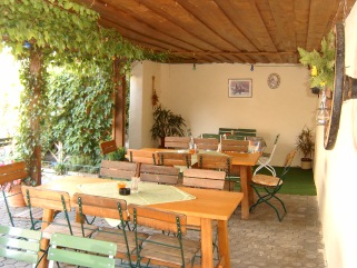7_Biergarten zum Milo.jpg