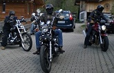 abschlie&szlig;bare Garagen f&uuml;r die Unterstellung von Motorr&auml;dern