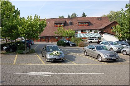 Parkplatz hinter dem Haus