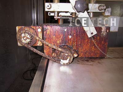 Maschine vor Reinigung mit Trockeneisstrahltechnik