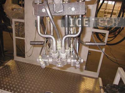 Reaktionsgie�maschine nach Reinigung mit Trockeneisstrahltechnik