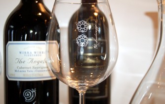 alt="Glas gravieren, Glas Gravuren, Glasgravur, Glasgravuren, Logo gravieren, Glas ritzen, Glaswelt" title="Glaswelt" />