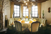 Herzlich Willkommen im gemütlichen Landgasthof - Ihr Restaurant in Hanau: Restaurant Hanau - Restaurant in Hanau Gasthaus zum grünen Baum in Hanau Klein Auheim - Eines der Hotels in Hanau mit eigenem Restaurant und Metzgerei. Buchen Sie unseren Festsaal und genießen Sie kulinarische Spezialitäten und unsere deutschen Küche.