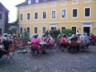 Feiern im Innenhof