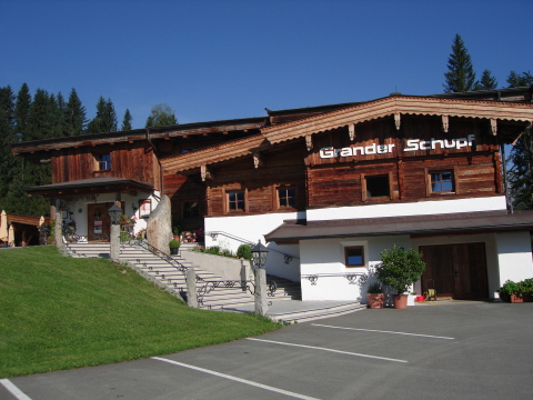 Grander Schupf Grander Schupf