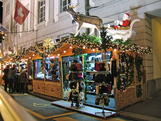 Weihnachtsmarkt auf dem Franziskanerplatz in Luzern