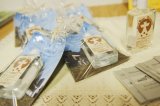 <b>Laden</b><br>In unserem Laden finden Sie sch&ouml;ne Geschenke, Karten, Kerzen und viel Weiteres.