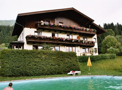 Pension Haus Farmer in St. Martin am Tennengebirge mit Swimmingpool