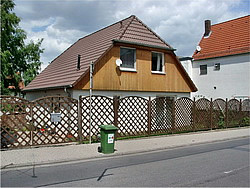 Einfamilien-Fertighaus mit einer Grundfläche von 100 m².