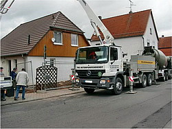 Einsatz einer Betonpumpe.