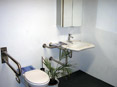 Behinderten gerechte Badlösung mit Wand WC Vitalis und Waschtisch Vitalis Fa. Keramag