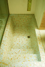 selbst gemauerte Mosaikbadewanne selbst gemauerte Mosaikbadewanne