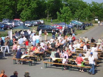 G�ste auf dem Spargelfest